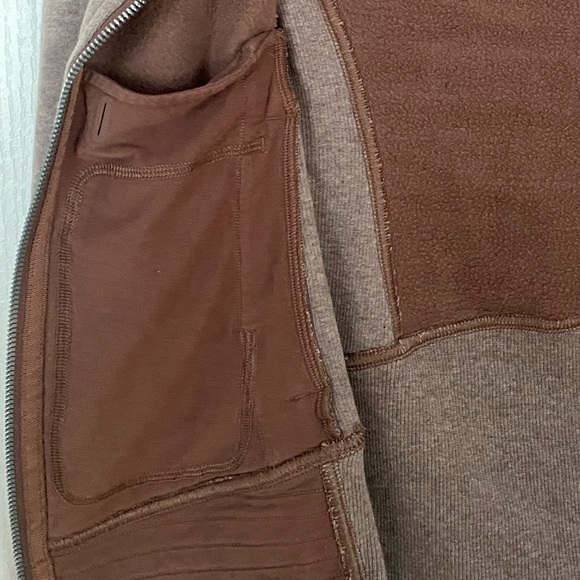 Lulu zip up sweater with thumb holes,4 pockets 2 inside 2 out.Only worn once - Picture 3 of 7